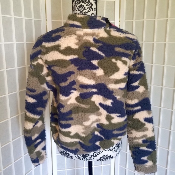 SOLD Women's Size XS Juniors Weekend Fleece Shirt - Picture 8 of 10